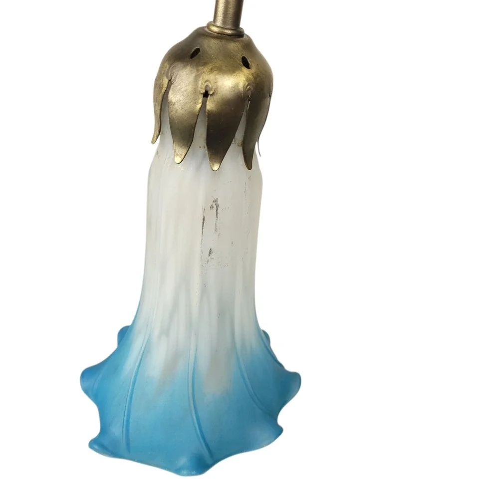 Tiffany Style Pond Lily Table Lamp 16